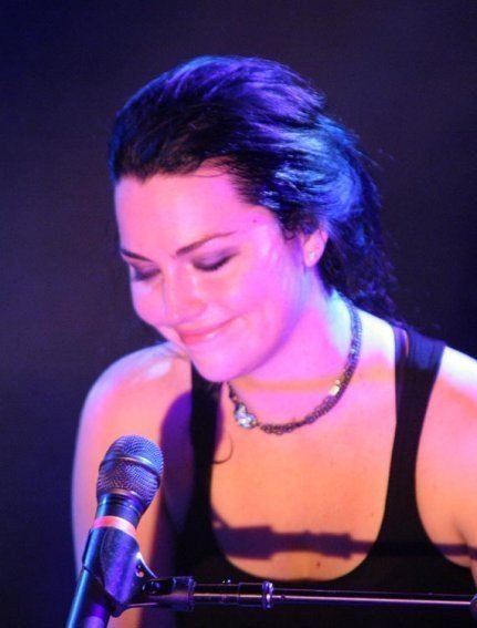 Happy Birthday Amy Lee!!!! Love you so so much!!!! 