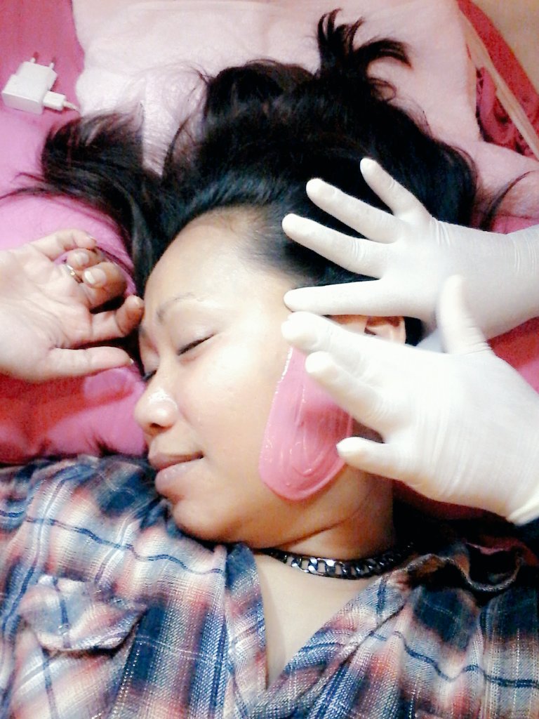 nana_sendiz's tweet photo. Facial Wax, want to try? @aninakarin @ririntea @Marissa_FEB_UGM  @BensRadio @Julstelle @HaiDepok @info_Jakarta https://t.co/Ev7Vpwpost