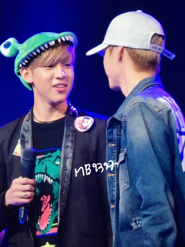 MB9397's tweet photo. 151213 #markbam 👀 https://t.co/EUizpmQEk2