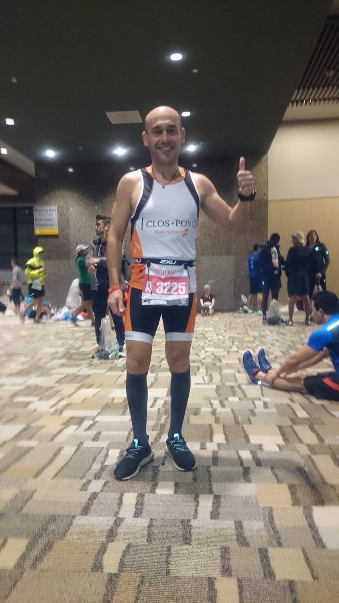 angelvidalboldu's tweet photo. Ready @DallasMarathon in a rainy &amp; cloudy day, but we'll get it, for sure! @ClosPonsThaiRun @TRI440 @TeamFit2Train https://t.co/jodgsd9Yo7