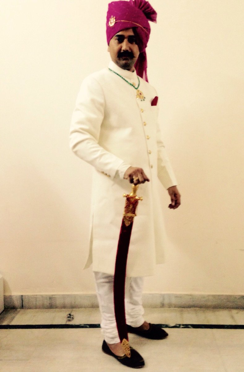 robintanwar's tweet photo. @RanveerOfficial inspired by bajiRao @BMFilmFc https://t.co/MSqs83SWLa