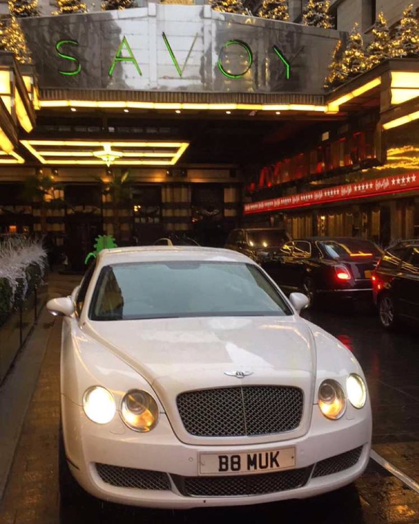 chauffeurride's tweet photo. The Bentley Flying Spur At Savoy #ChauffeurRide #WeddingCarHire #BentleyHire #Savoy #London #ExecutiveTransfer https://t.co/eH1oJLq07Q