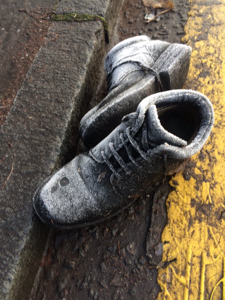 iamglaswegian's tweet photo. #adventglaswegian No12
it's long walk home from
Govan Road this morning for some #frosty #Glaswegian https://t.co/6WJg3hBhGT