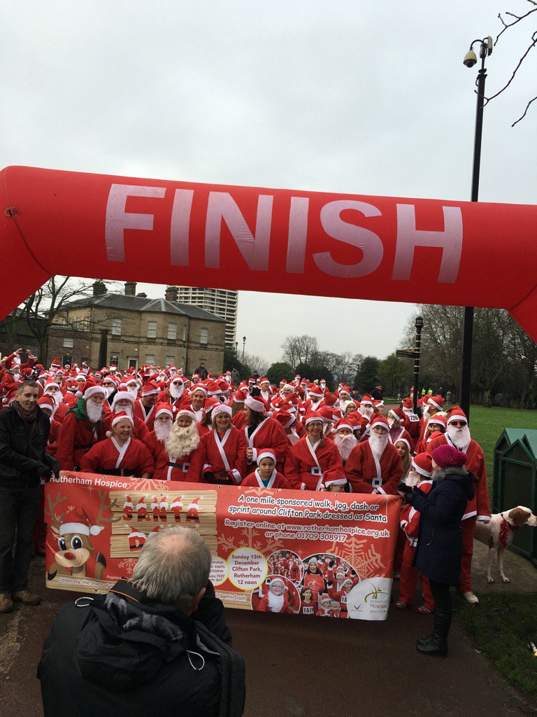 TurnerMedia1's tweet photo. Sunday morning shoot filming the @RotherHosp SantaDash great to see so many taking part @Enterpriseacs #santatv https://t.co/7VfFUdbyV5