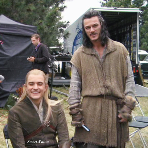 SweetNitina's tweet photo. A funny time on set #TheHobbit #BOTFAee #BTS
#Bard and #Legolas
#LukeEvans #OrlandoBloom #Friendship https://t.co/BO6zB2Jxea