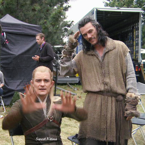 SweetNitina's tweet photo. A funny time on set #TheHobbit #BOTFAee #BTS
#Bard and #Legolas
#LukeEvans #OrlandoBloom #Friendship https://t.co/BO6zB2Jxea