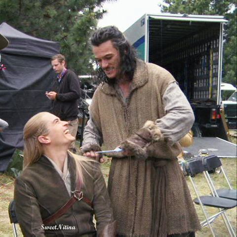 SweetNitina's tweet photo. A funny time on set #TheHobbit #BOTFAee #BTS
#Bard and #Legolas
#LukeEvans #OrlandoBloom #Friendship https://t.co/BO6zB2Jxea