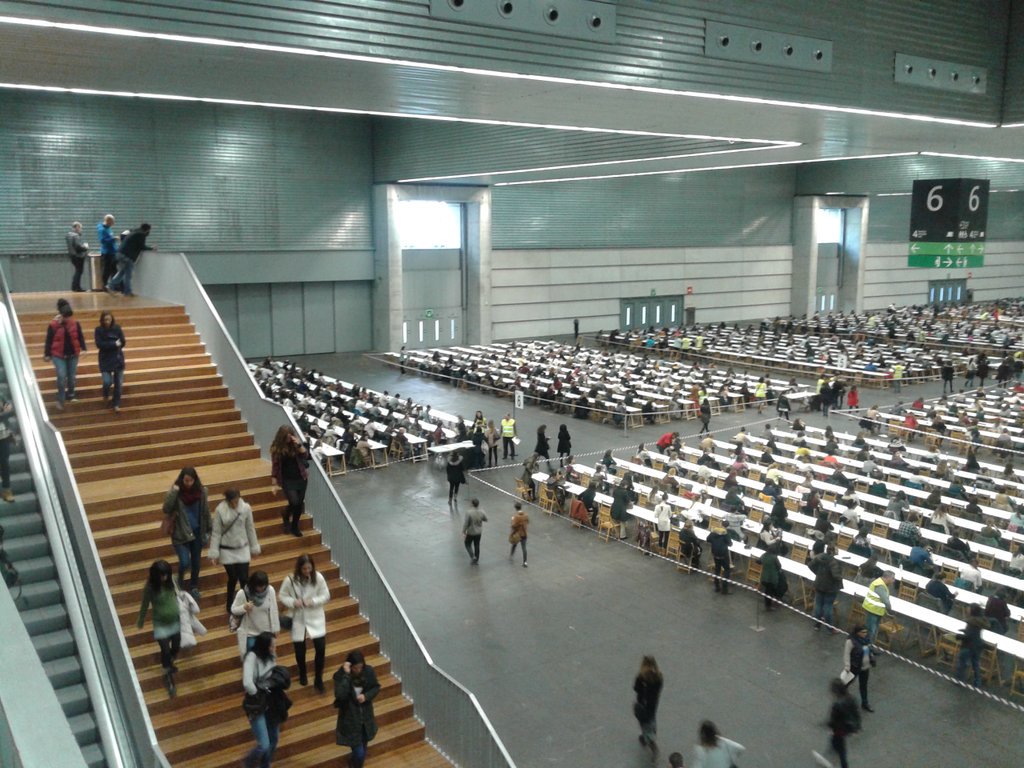 samanjon2's tweet photo. #OPE2014-15 Osakidetza .Da comienzo la OPE de #Enfermería¡AUPA chic@s! https://t.co/UGY8L0lOgA