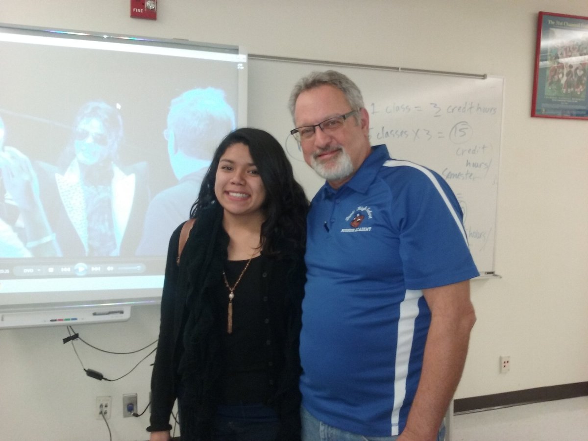 LouisArez's tweet photo. The last day with Mr. Wilson 
#bestteacherever #wewillmissyou https://t.co/HTZJUn1svv