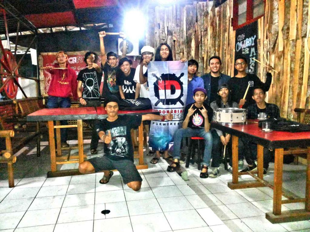 kumpul ID purwokerto kemarin sore di cowboy cafe, seru asik sharring dan ngobrol seputar drum dan pengalaman menarik