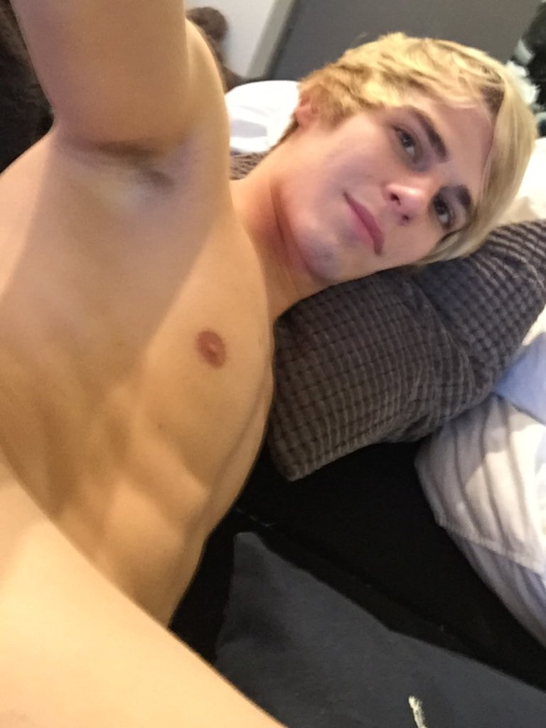 KyleRossXXX's tweet photo. Hey boy 😈 https://t.co/A2RYnI6FGJ