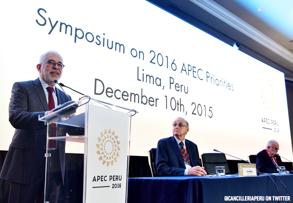 APEC 2015 tweet media