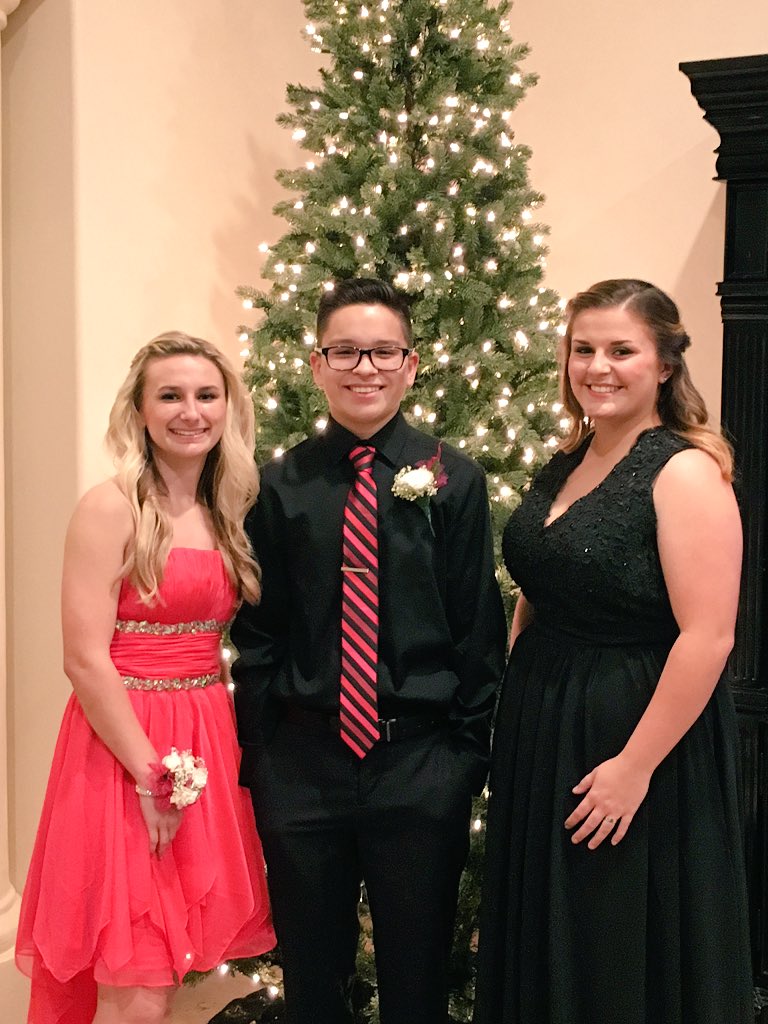 Brook__19's tweet photo. Formal was a success๐ #Formal2015 https://t.co/QuHJaWFgrB