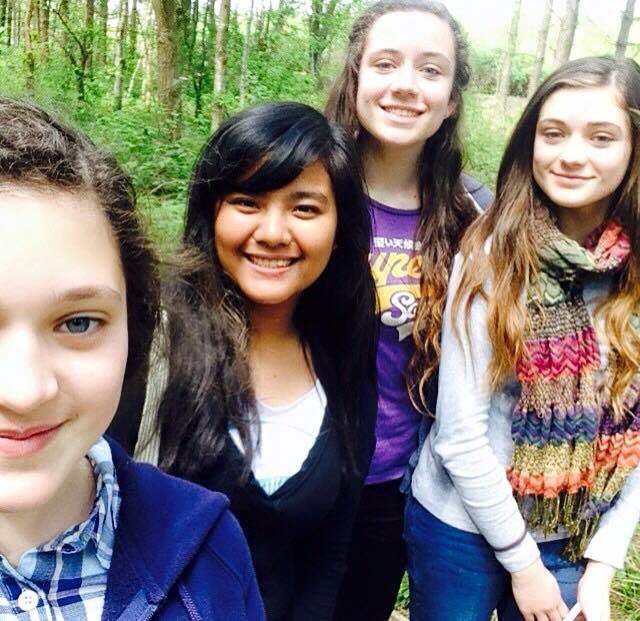 heyitsthali's tweet photo. we miss you so much ky!! 💞 your french fam loves you x @hzkylaaa https://t.co/K5FrcBHF3c