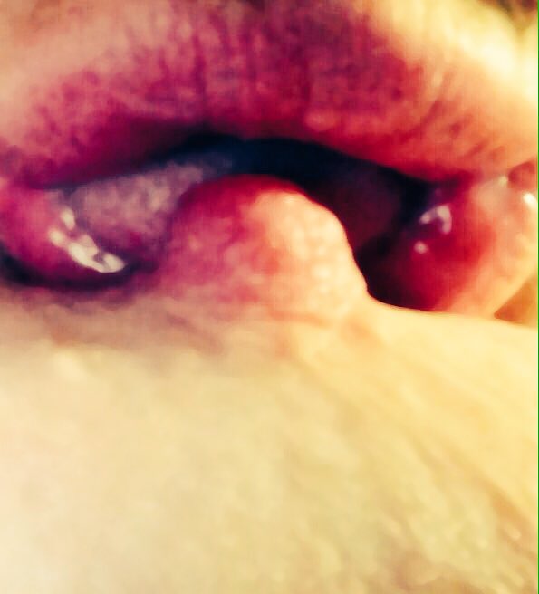 Harley_quin1991's tweet photo. Sucking Sunday #suckingsunday #nipplestand #suckthatboob #wet https://t.co/L4R7uVmIiu