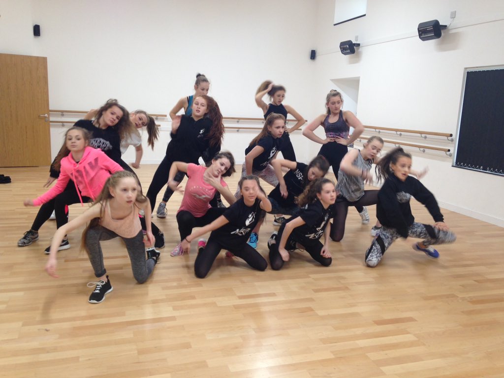 MackieSheila's tweet photo. Loving the routines at Amy and Simons workshops! ππ#NRG #simonsaysdance #pocketrocket π https://t.co/cMuI025VFL
