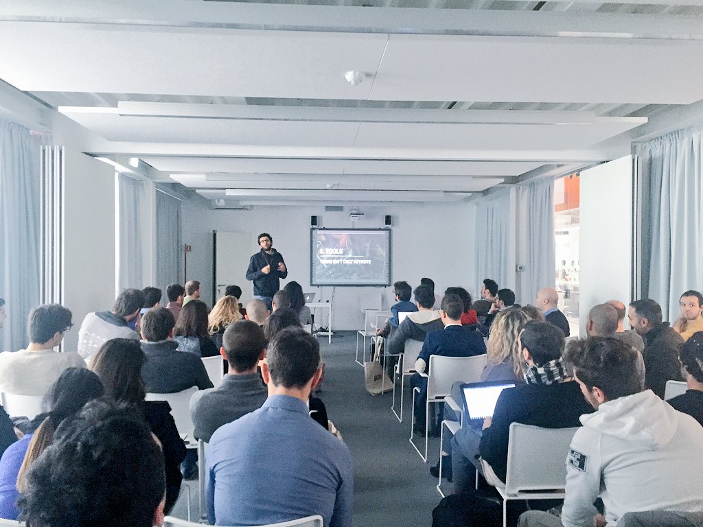 ClaireCecchini's tweet photo. Initial pitches and mentorship. 👍
@hfarmventures @timwcap 
#swbo2015 #mentorship #startup #Bologna #featapp https://t.co/6d6hoUDTM1