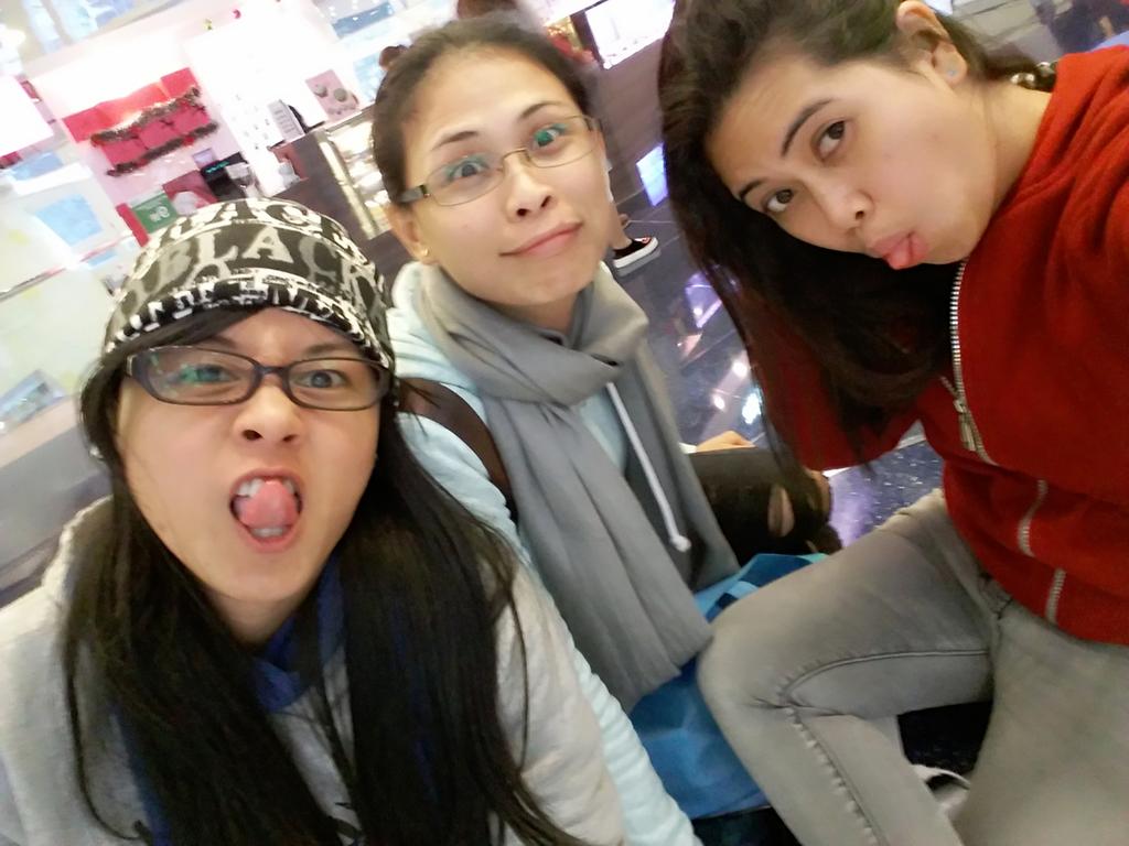 DelimaRonalie's tweet photo. Sundate with this bullies😂😂 https://t.co/LA7JlPvJwI