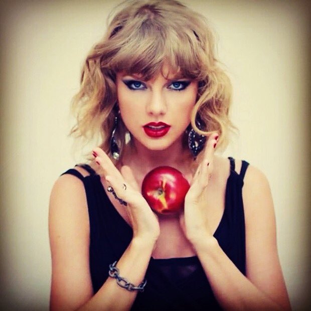 beckley121's tweet photo. #HappyBirthdayTaylor  @taylorswift13 such an incredible person. She's got it all 😍😍😍🎂🍾 https://t.co/4iujxWuKof