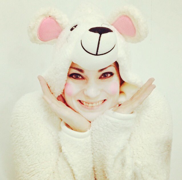 advcircus's tweet image. We had an amazing time performing in Edinburgh last night! #polarbears #christmas #comedyroutine #doublesilks