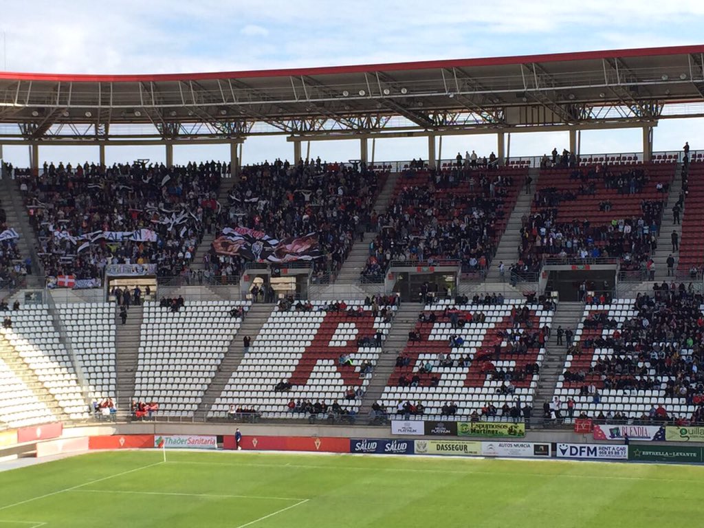 pepelopezct's tweet photo. La afición del equipo campeón @FCCartagena_efs @La7_tv #derbiregional https://t.co/5PQM7AJbCb