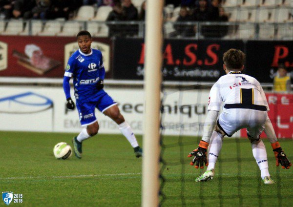 GF38_Officiel's tweet photo. GF38 – FC Sochaux (3-1) : Grenoble fête son retour - https://t.co/fLhTFWbENi #GF38 #EGLS https://t.co/zshaIoJzVu