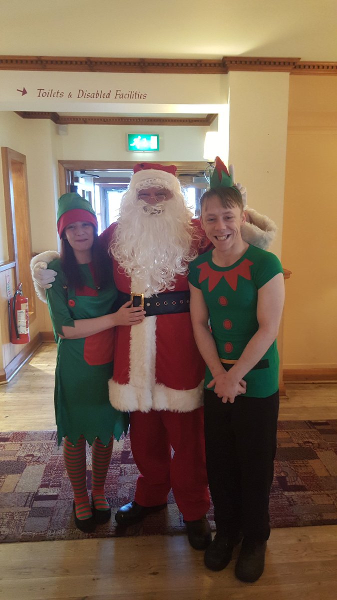 xJadeConnelly's tweet photo. Breakfast with Santa and his elfs @anoushadabeea @GlenDunfermline @SpencerGraydon https://t.co/PCFNvBUc1y