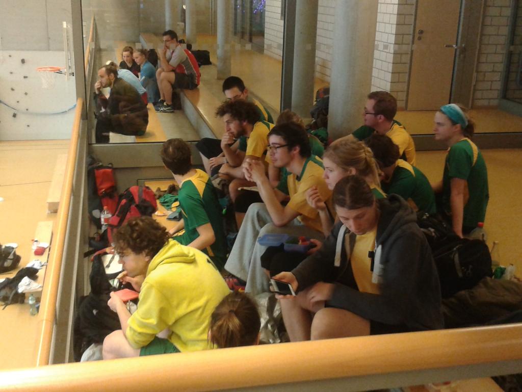 #WinterLiga Läuft: gegen <a href="/ultitweet/">Goldfingers Ultimate</a> 17:9 und gegen <a href="/Parkscheiben/">Parkscheibe</a> 17:6 gewonnen.