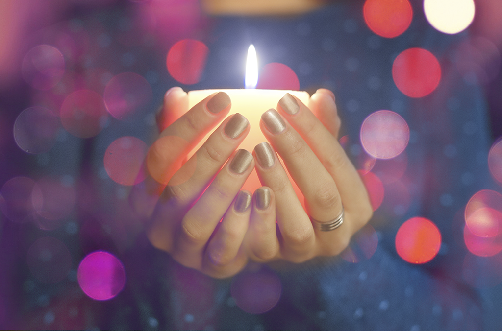 MeekiBeautyLab's tweet photo. Voor wie steek jij vandaag een kaarsje aan? #wereldlichtjesdag #meeki https://t.co/DzPHkNzwkl