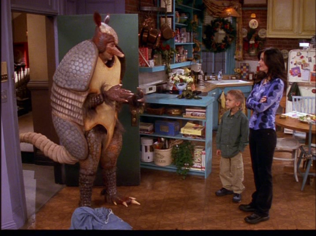 enjeinequenada's tweet photo. Y esta mañana en 'Friends'... Ross a.k.a. armadillo navideño xDDDDD #XmasIsComing #FriendsWeekCC @comedycentral https://t.co/gtwkS7vwfO