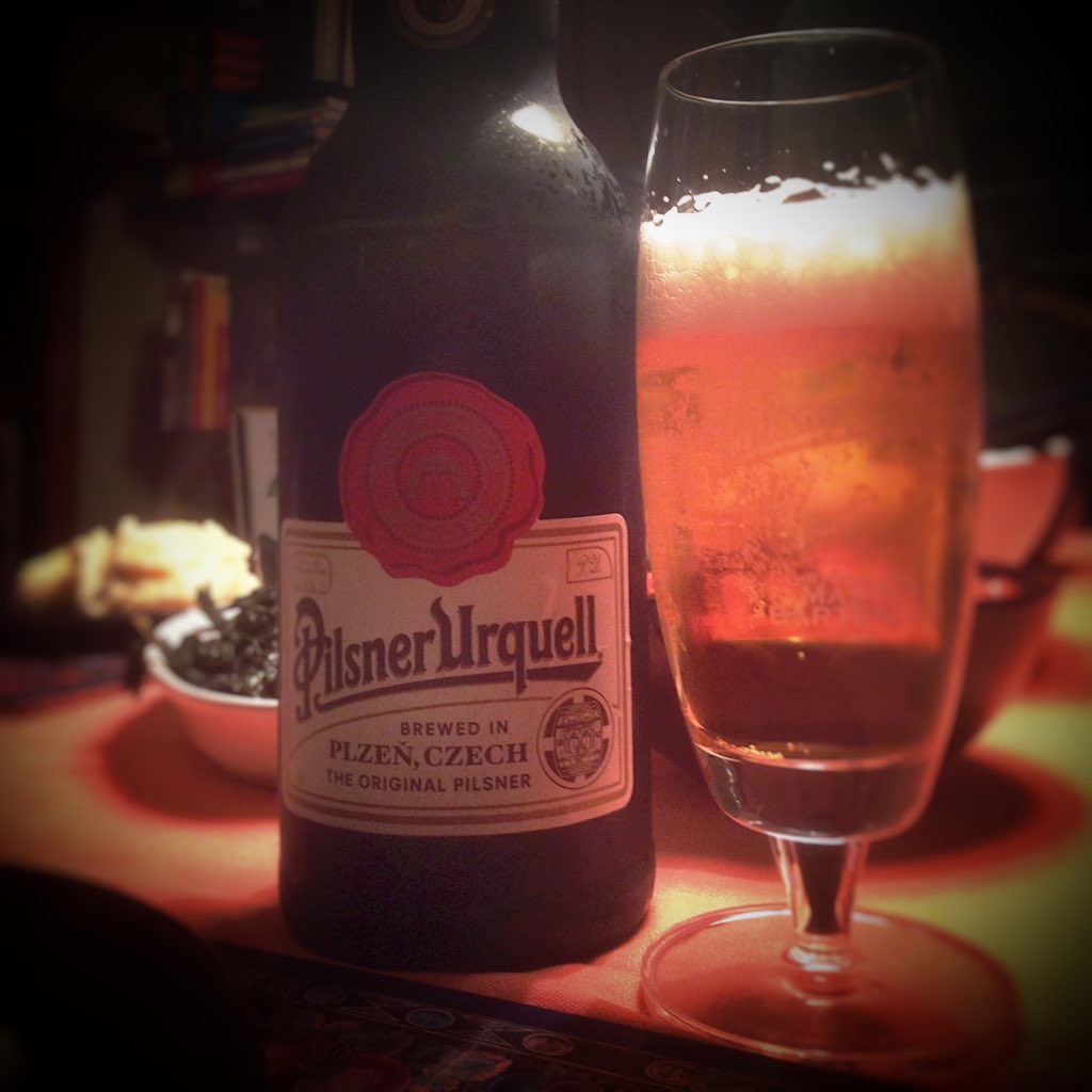 paolo_lottero's tweet photo. #inverno | #polenta e salsiccia, cavolo nero e #birra di livello @Pilsner_IT https://t.co/UQq5YGZmgZ