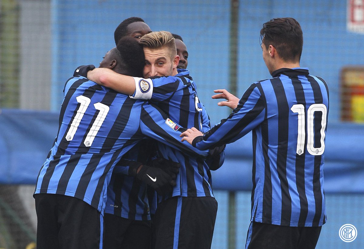 Inter's tweet photo. Finisce qui! Altra vittoria nella stracittadina per i nerazzurri, che si aggiudicano il derby #Primavera #ForzaInter https://t.co/MwvgCk9lWi
