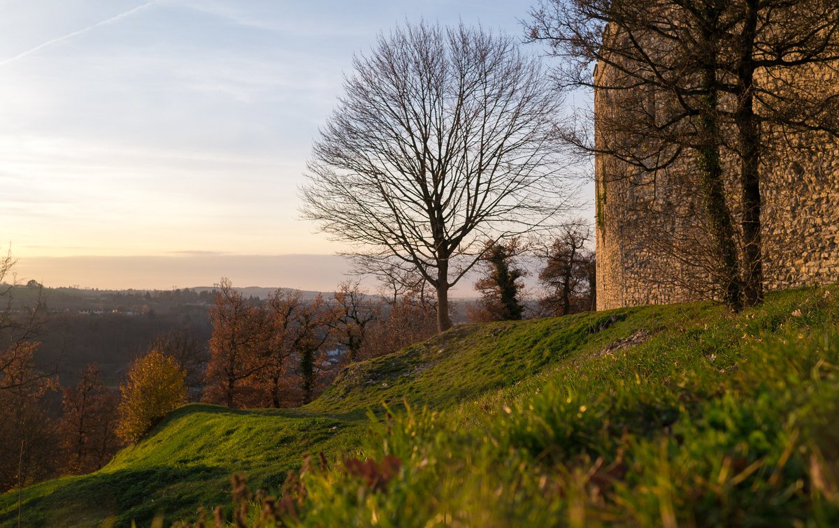 TitashPhoto's tweet photo. Thursday was a very lovely autumn day and I took these pics at the castle... :) https://t.co/y6jfIuVNpm
