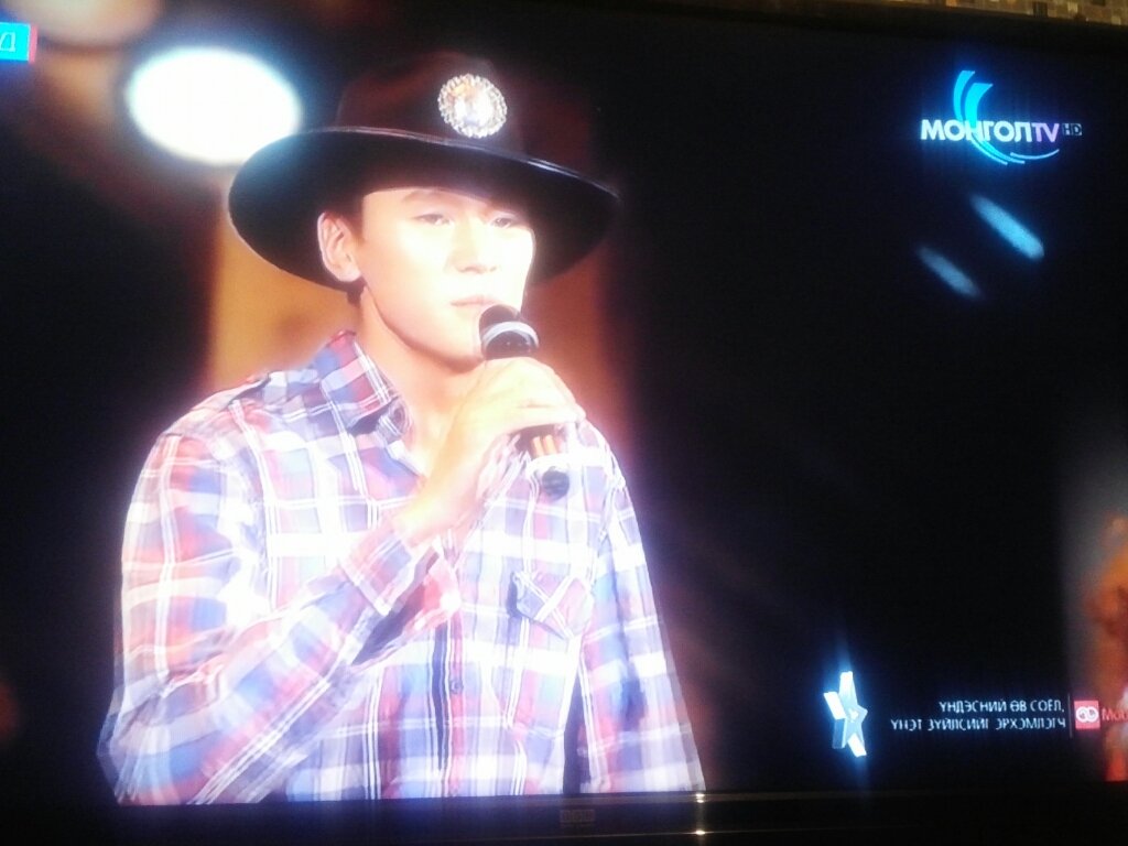 Отгонбаярын зөвлөгчид буруу сонголт хийсэн байна арай хүч шаардсан дуу дуулахгүйдээ юун америк зохиол вээ...