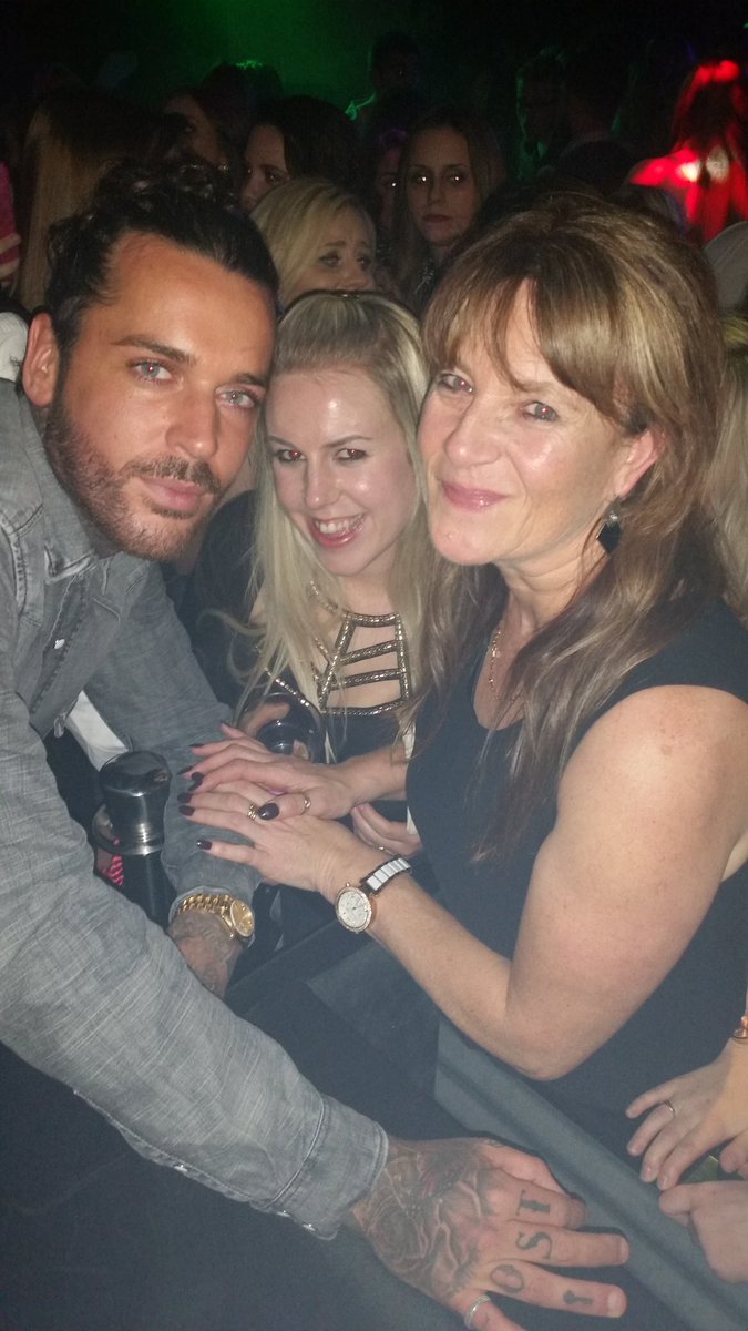 Bluebels's tweet image. #petethepirate 💞