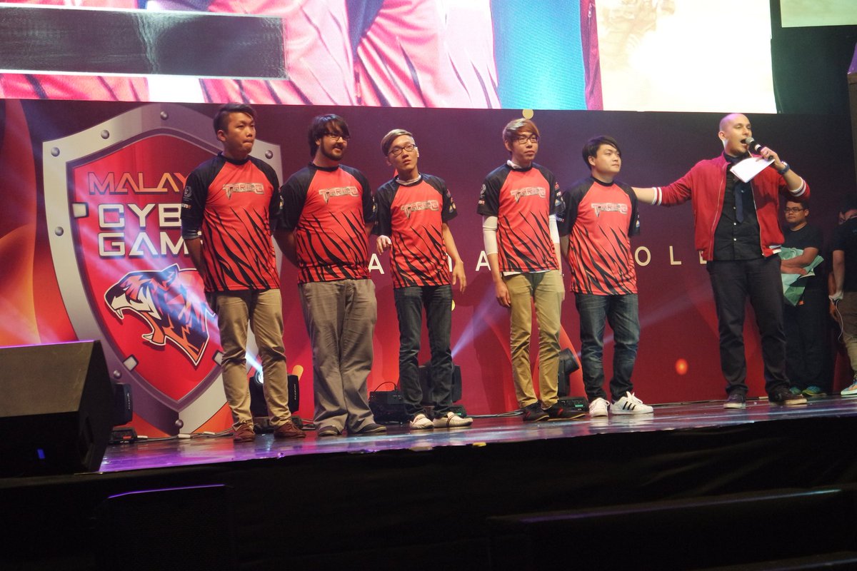 MYCyberGames's tweet photo. WE FOUND THEM AT LAST. TEAM 123 IS TEAM TARING! #MCG2015 https://t.co/CDqTiHbjCC
