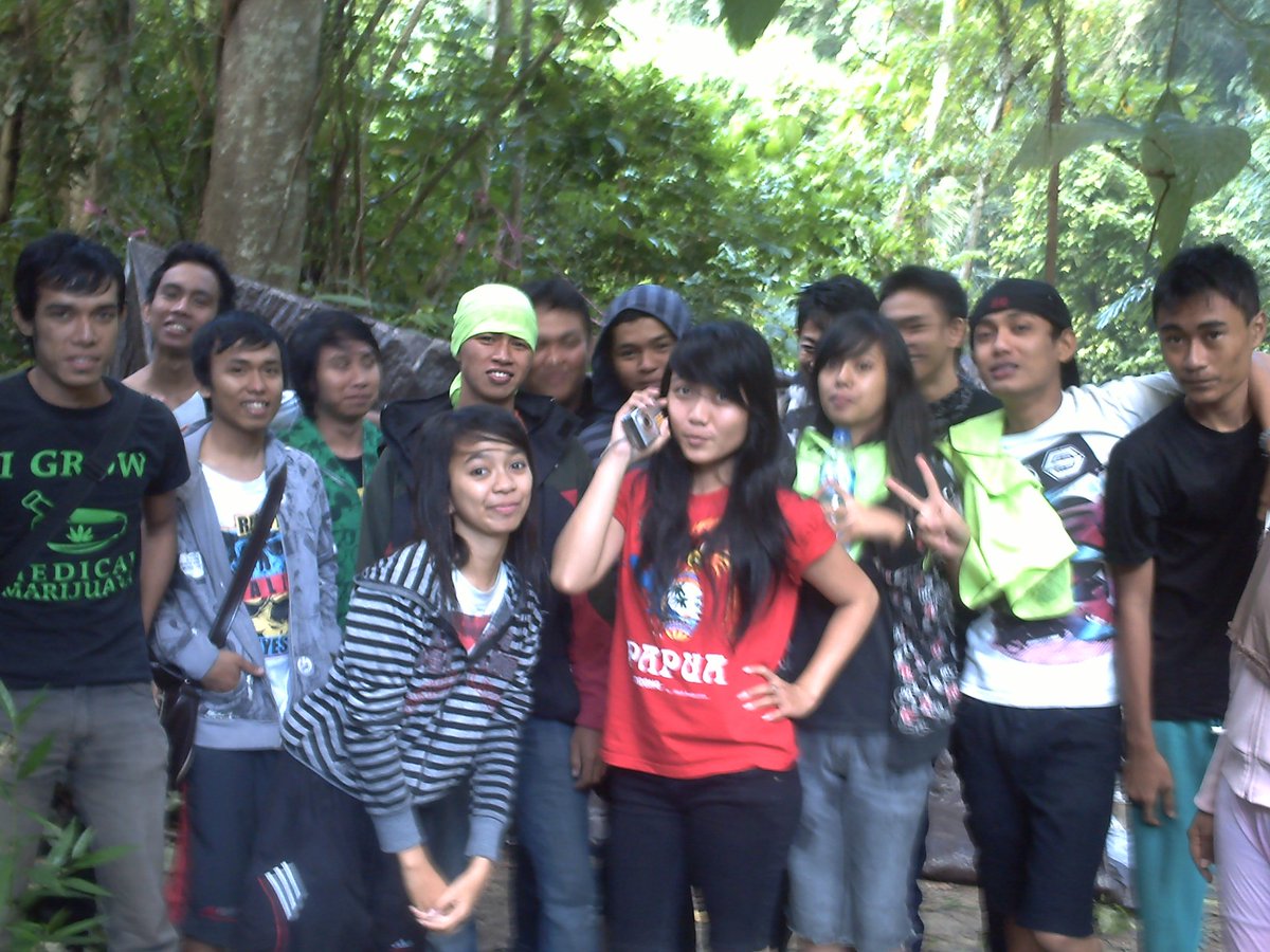 AKTALA's tweet photo. Angkatan 22, 23 , 24. 😇
Kebersamaan para alumni https://t.co/C2DQRcjtGT"