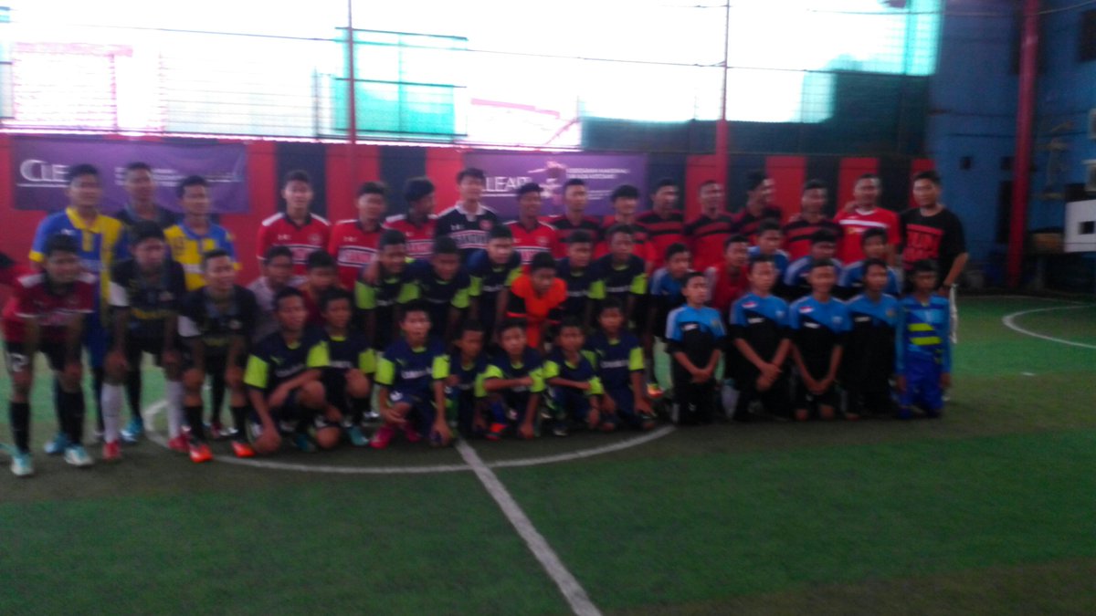 Foto1, Friendly Match U13 and U16 <a href="/SF_Winner/">SF Winner</a> <a href="/PrafaFutsal/">Prafa futsal</a> <a href="/SFB_03/">SF.Barret</a> <a href="/cawangfa/">Cawang FA</a> at Best Futsal <a href="/InfoAAFI/">Akademi Futsal</a> <a href="/Bolalob/">Bolalob.com</a>