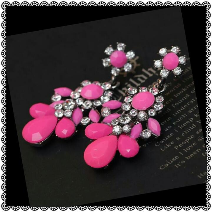 saaima2014's tweet photo. Elegant #Hot #Pink #Bib #Statement #Fashion #Earrings * found on eBay: https://t.co/j96R3415UT https://t.co/UDE0KDno81