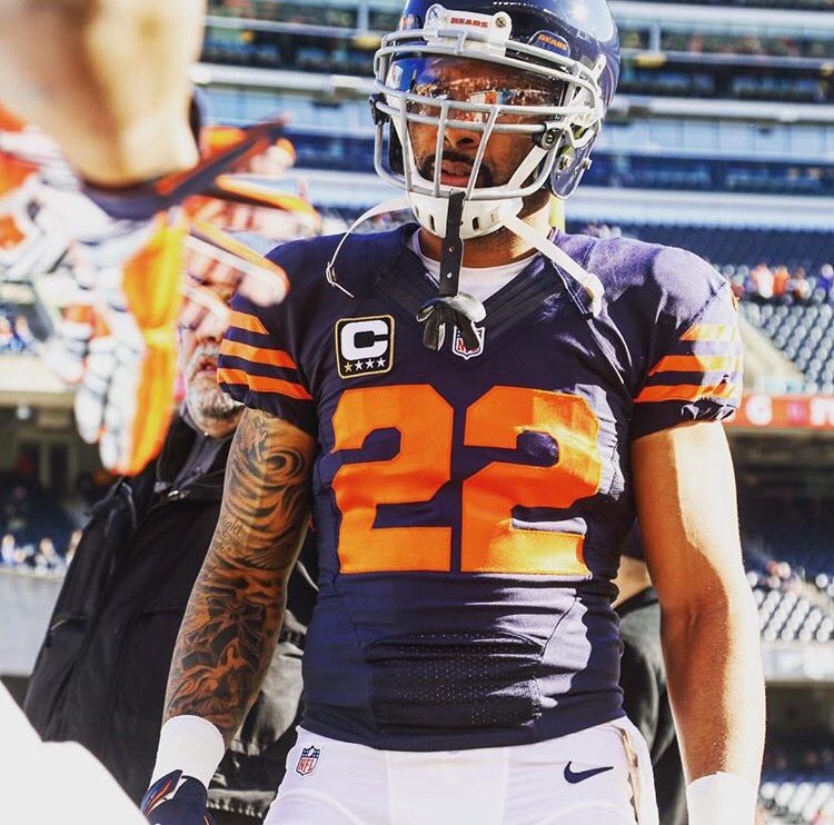 mar3ach's tweet photo. Here comes the "Bad man" Jay Cutler @ChicagoBears @BearsFanpage https://t.co/AaU6mxBugD