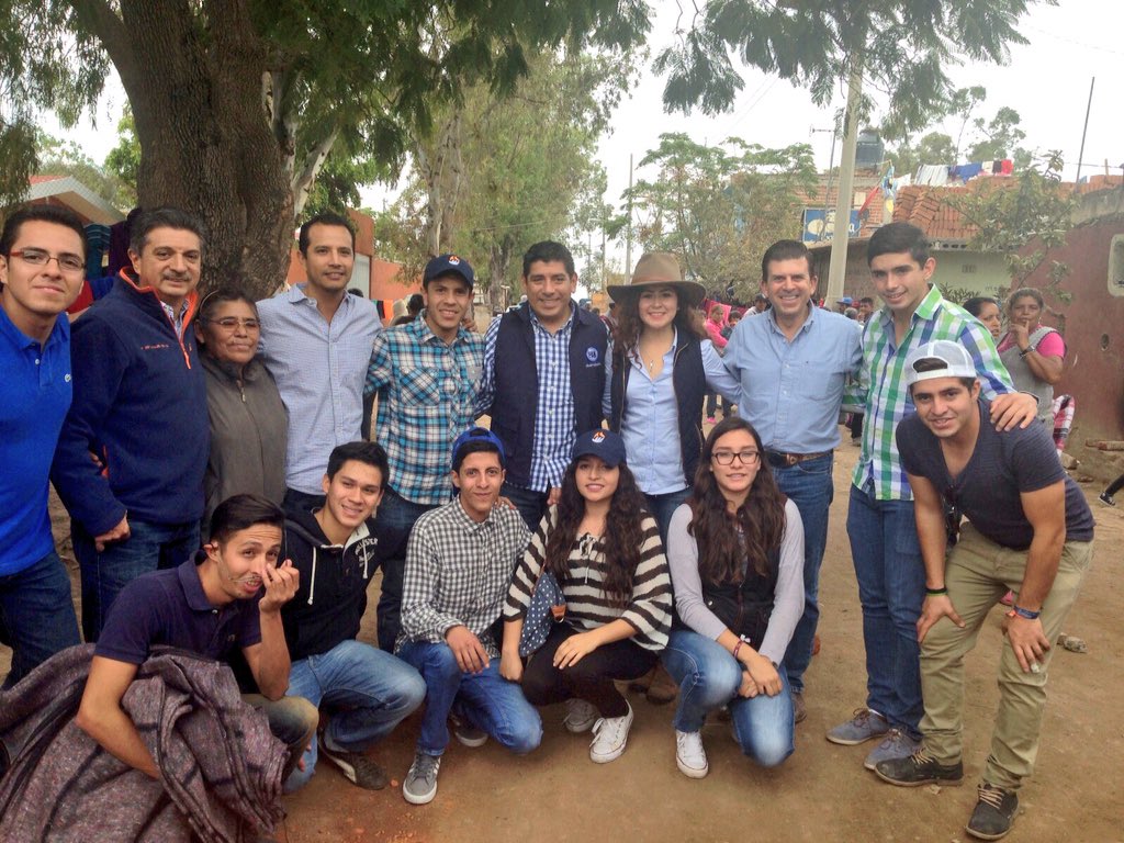 SheffieldGto's tweet photo. Gracias a todos los chavos de @AJuvenilLeon por su apoyo en la entrega de cobijas. #GuanajuatoAbrigado https://t.co/zi4FnBNRRJ