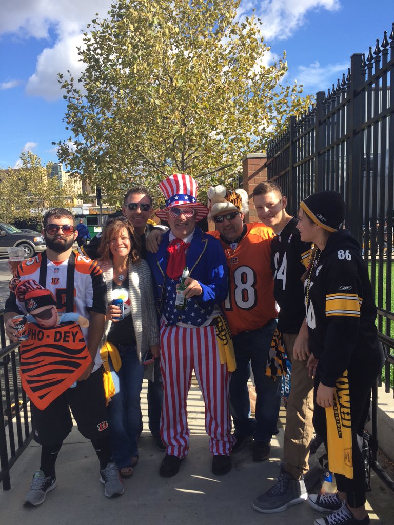 Bunn_intheoven's tweet photo. #upforwhatever #BengalsTailgate https://t.co/0H69uCgfkc