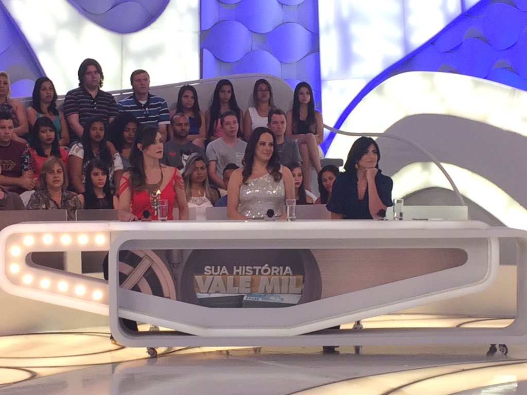 PraFeBrum's tweet photo. Historias lindas no quadro "Sua História vale mil",no programa da Eliana
Assista,ao vivo
#FernandaBrumProgramaEliana https://t.co/yTsRCHj663