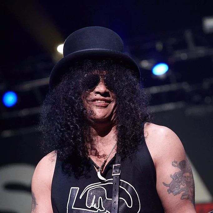 for_ever_Slash's tweet photo. #Slash #guitar #legend #LesPaul #Marshall #Gibson #idol #cool #GNR #SlashSnakepit #VelvetR… https://t.co/zLoDsvDVku https://t.co/2k8MC5LvsX