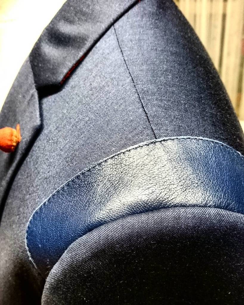 clino_ch's tweet photo. #bespoketailoring #woolleather. https://t.co/TiSXYWNnUG https://t.co/K7gDYmM3aX
