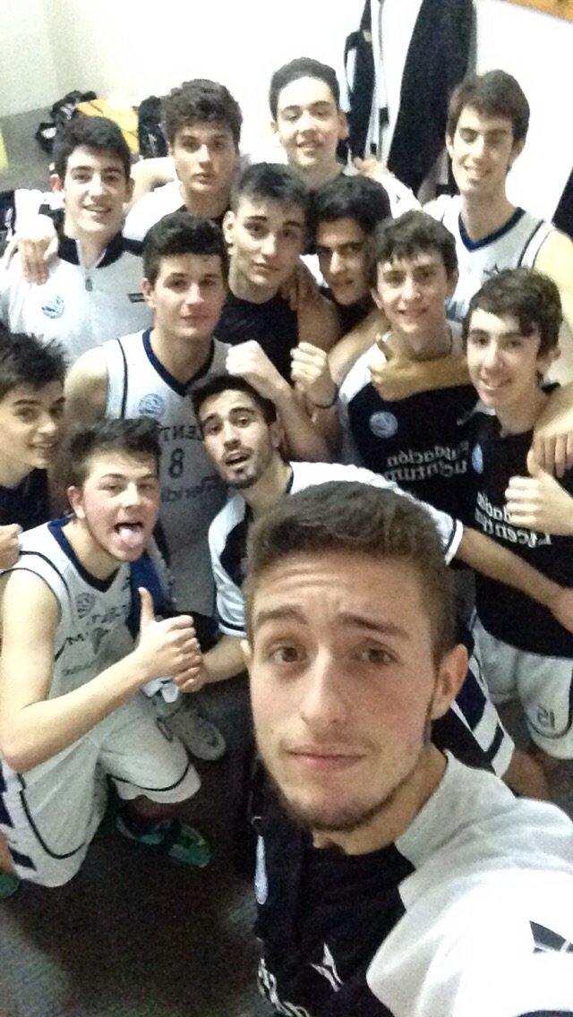 MarioJimnzRbls's tweet photo. Victoria vital contra Alfaz que nos mete arriba! Partido de equipo,mucha garra y corazón,vamos joder! @FundLucentum https://t.co/GEGpzQlqvb