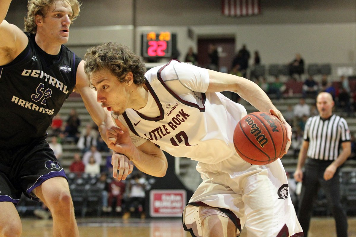 LittleRockMBB's tweet photo. Little Rock is one of just two teams in the country with a road record of 4-0 or better in 2015-16. #LittleRocksTeam https://t.co/5107LMHMNM