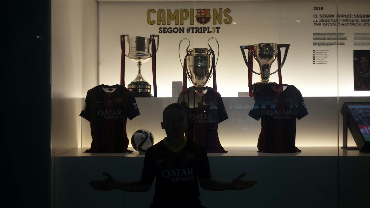 sr_valors's tweet photo. Esta foto es de las más destacables, ya que es el único muEo del mundo en el que podrás hacer esta foto
#TourFCB https://t.co/gcCiqthetd