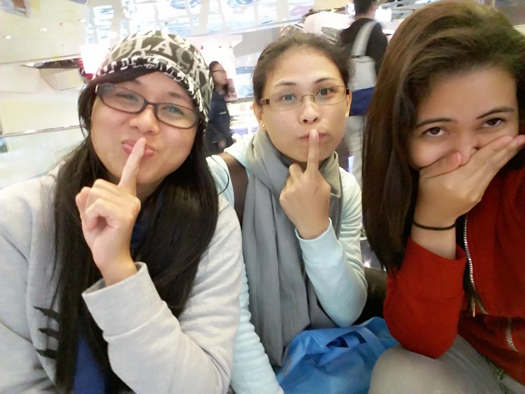 DelimaRonalie's tweet photo. Sundate with this bullies😂😂 https://t.co/LA7JlPvJwI