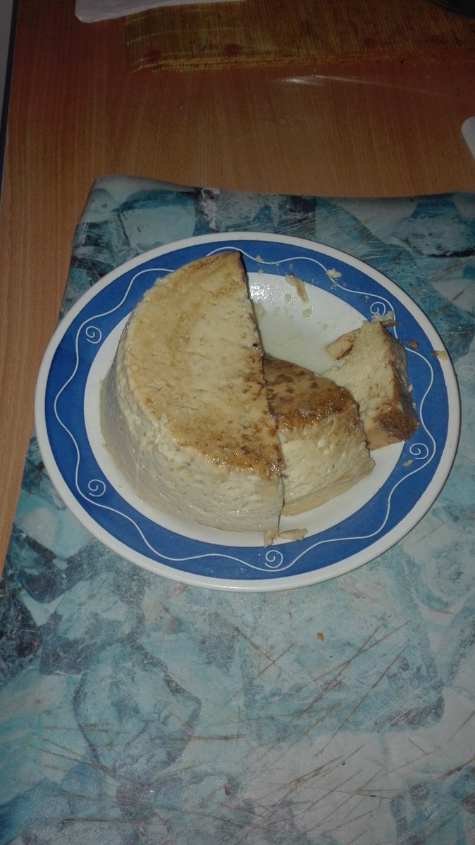 NURYA_MART's tweet photo. Tarta de queso hecho por mi e ido a por el movil y ya la estaban repartiendo jejeje no esperan #cumpledemipapi https://t.co/VKZuulIzkG